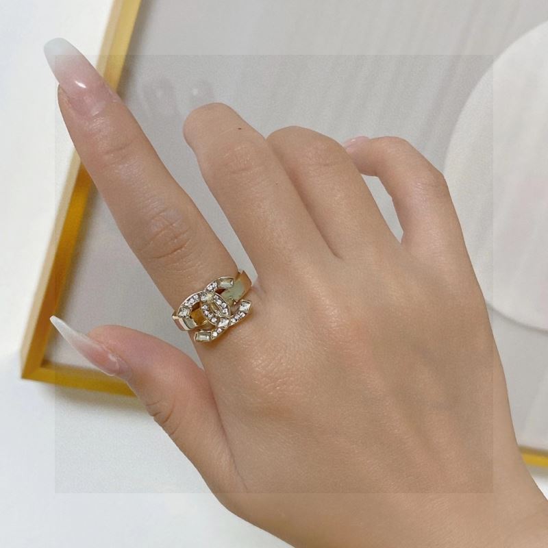 Ch**el rings